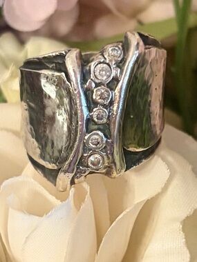 Vintage Silpada Hammered Sterling Silver Six Cubic Zirconia Ring R1441 Size 6